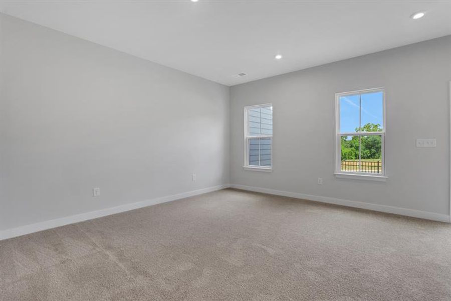 Spacious, unfurnished interior of a new home in Laurel Fields, Gainesville (Image 16).