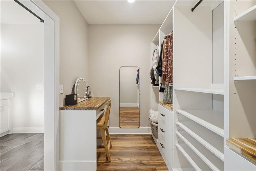 Furnished interior view inside a new home in , Jasper (Image 34).