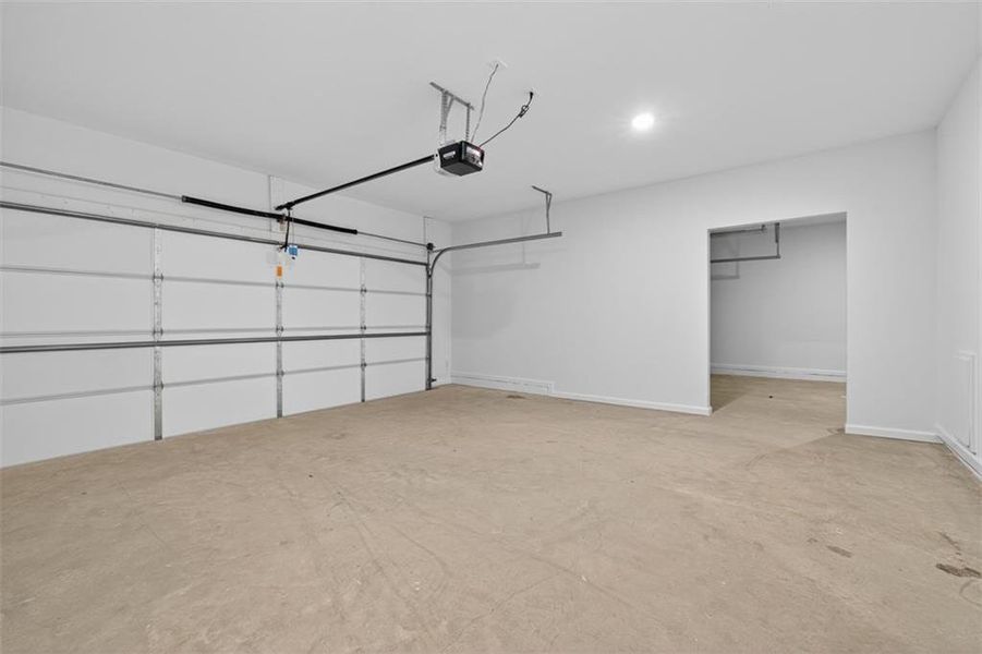 Spacious, unfurnished interior of a new home in , Jefferson (Image 24).