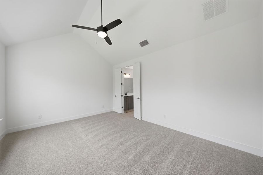 Spacious, unfurnished interior of a new home in Tavolo Park, Fort Worth (Image 30).