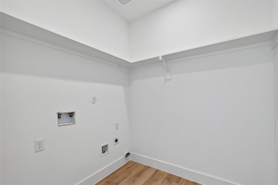 Spacious, unfurnished interior of a new home in , Houston (Image 33). Spacious, unfurnished interior of a new home in , Houston (Image 33).