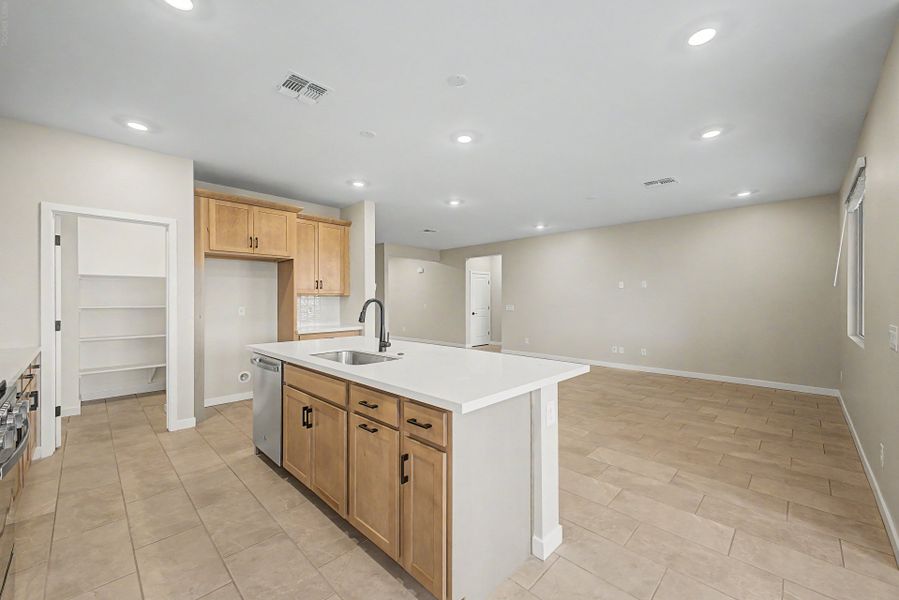Furnished interior view inside a new home in Citrus Park, Goodyear (Image 4).