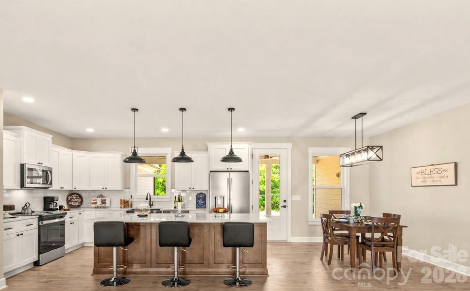 Multiple Dining areas in the home & outdoors.