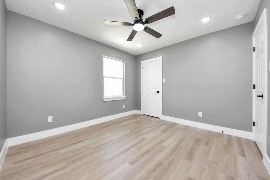 Spacious, unfurnished interior of a new home in , Conroe (Image 29). Spacious, unfurnished interior of a new home in , Conroe (Image 29).