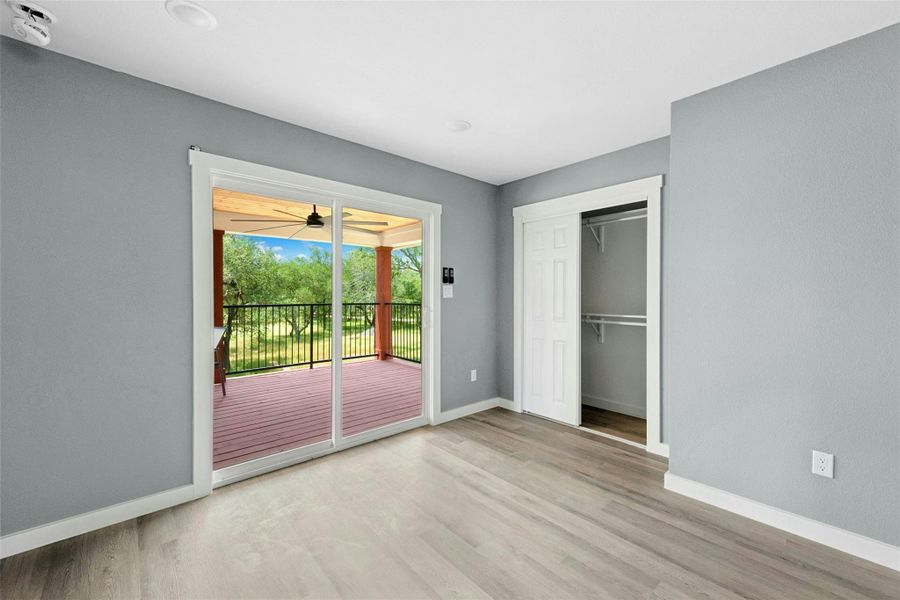 Spacious, unfurnished interior of a new home in , Luling (Image 17).