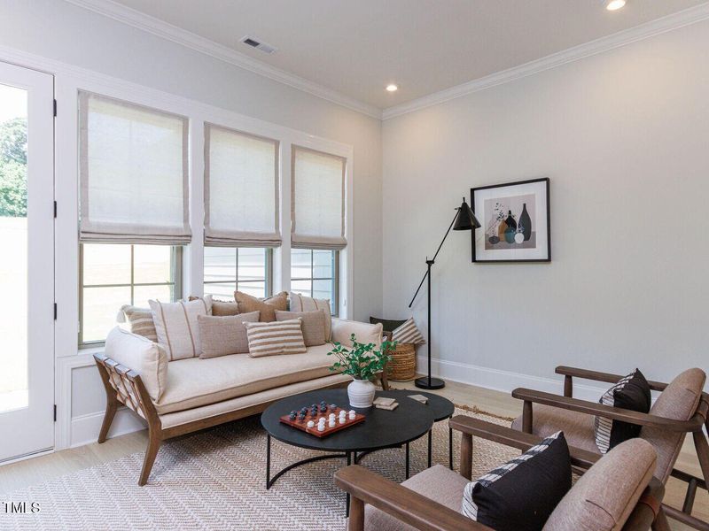 015-1280x960-living-space 015-1280x960-living-space