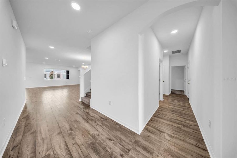 Spacious, unfurnished interior of a new home in , Wesley Chapel (Image 20).