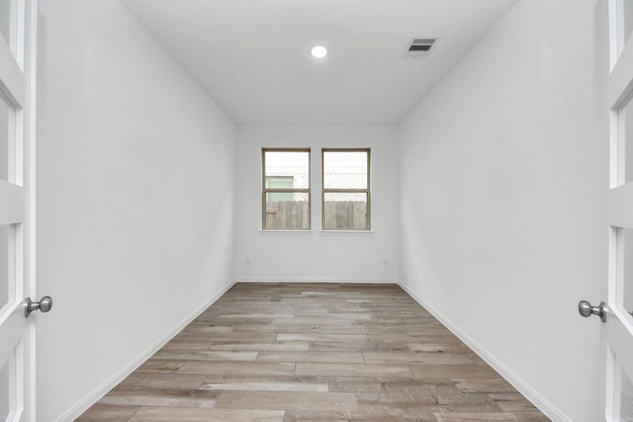 Spacious, unfurnished interior of a new home in Elyson, Katy (Image 27).