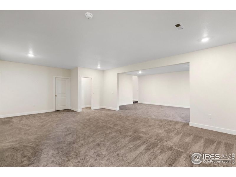 Spacious, unfurnished interior of a new home in Vantage, Berthoud (Image 16). Spacious, unfurnished interior of a new home in Vantage, Berthoud (Image 16).