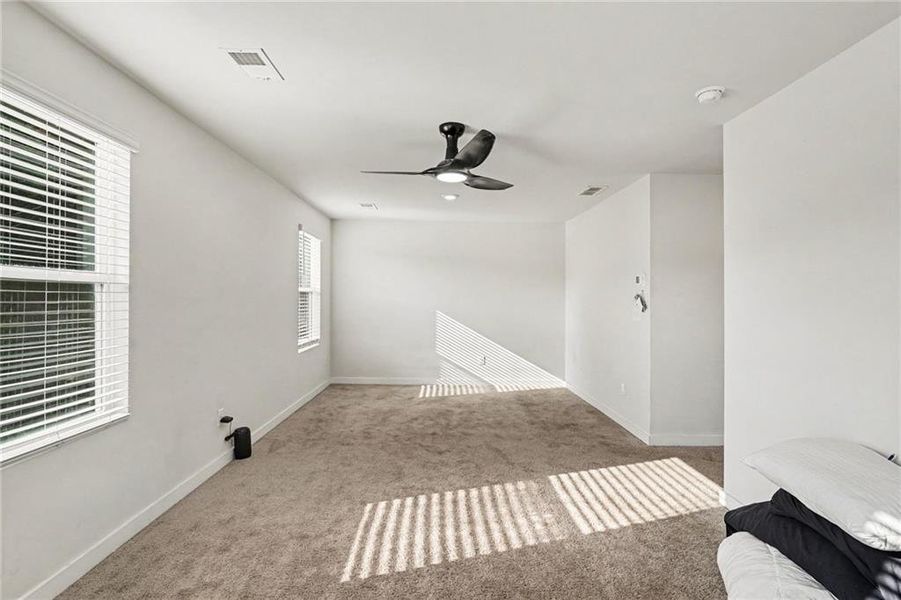 Spacious, unfurnished interior of a new home in Campground Crossing, McDonough (Image 30).