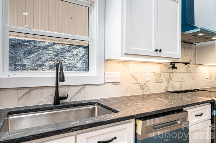 Close-up of interior finishes inside a home in , Lenoir (Image 19).