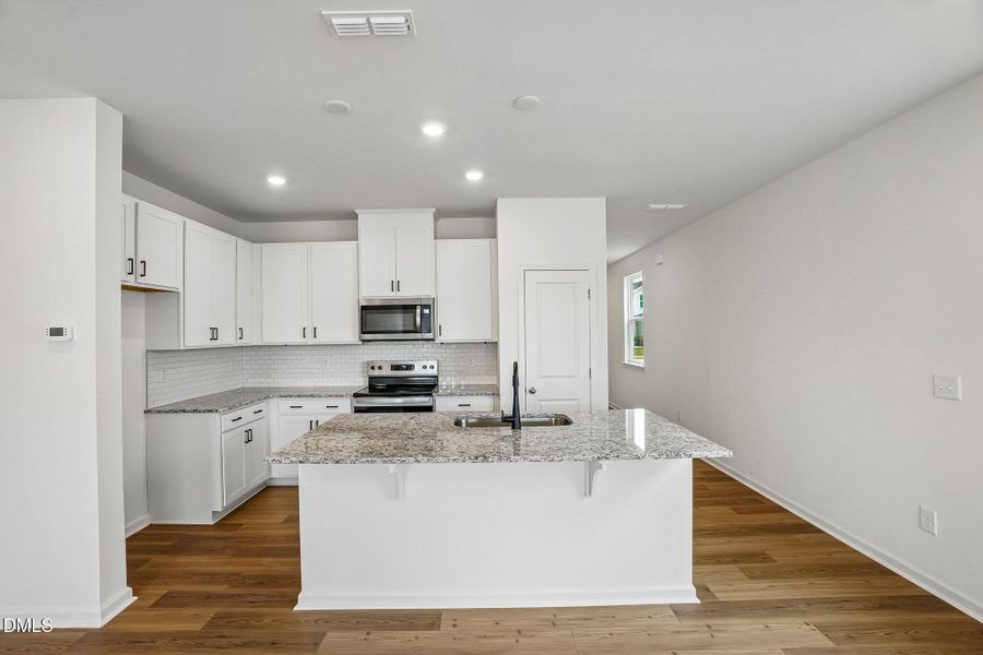 14-web-or-mls-Oakdale Dr-S3006-014 14-web-or-mls-Oakdale Dr-S3006-014