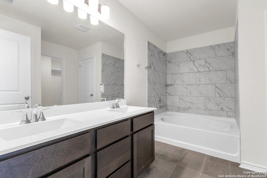 Furnished interior view inside a new home in Medina Crossing, Von Ormy (Image 4).