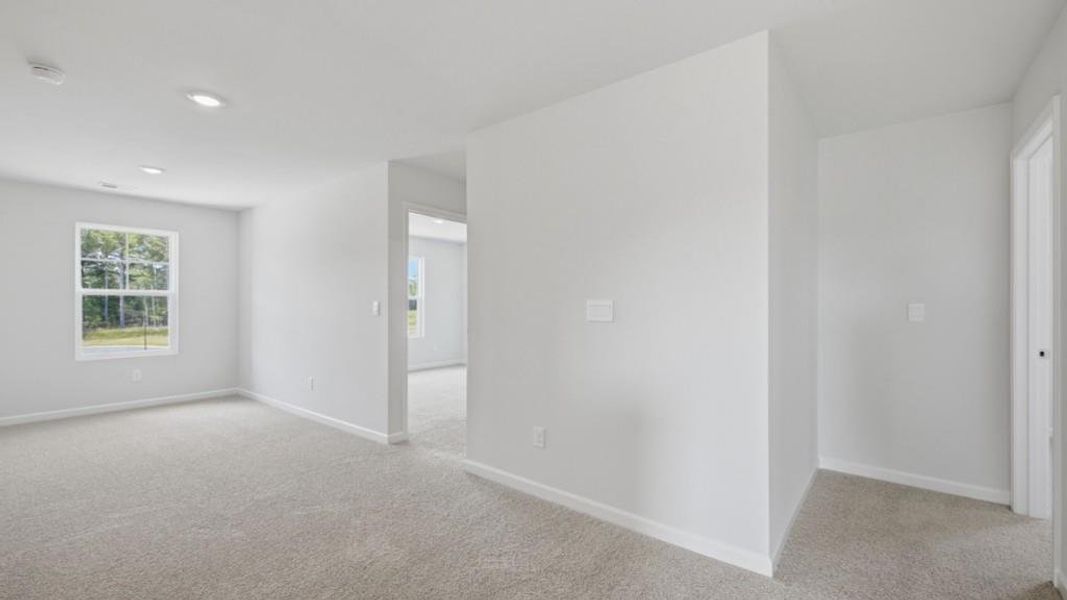Spacious, unfurnished interior of a new home in Fairway 17 at Mirror Lake, Villa Rica (Image 14).