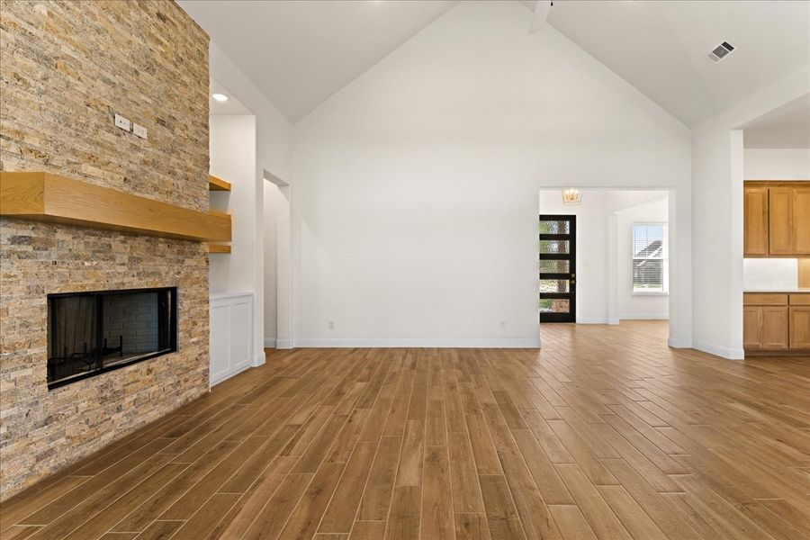 Representative unfurnished interior of a home built from the The Braden II by Doug Parr Custom Homes in Kessler Farms, Brock (Image 29).