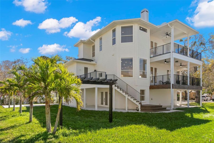 Exterior details and patio area of a home in , Crystal Beach (Image 23).