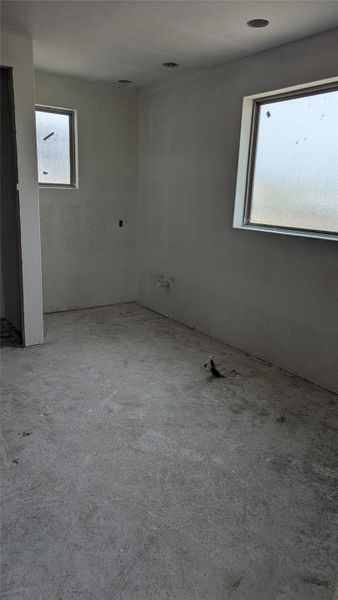 Spacious, unfurnished interior of a new home in Scofield Farms Estates, Georgetown (Image 9).