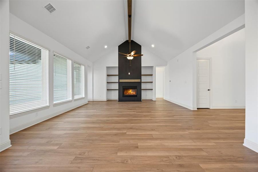 Spacious, unfurnished interior of a new home in Tuscan Estates (1 Acre Lots), Waxahachie (Image 15). Spacious, unfurnished interior of a new home in Tuscan Estates (1 Acre Lots), Waxahachie (Image 15).