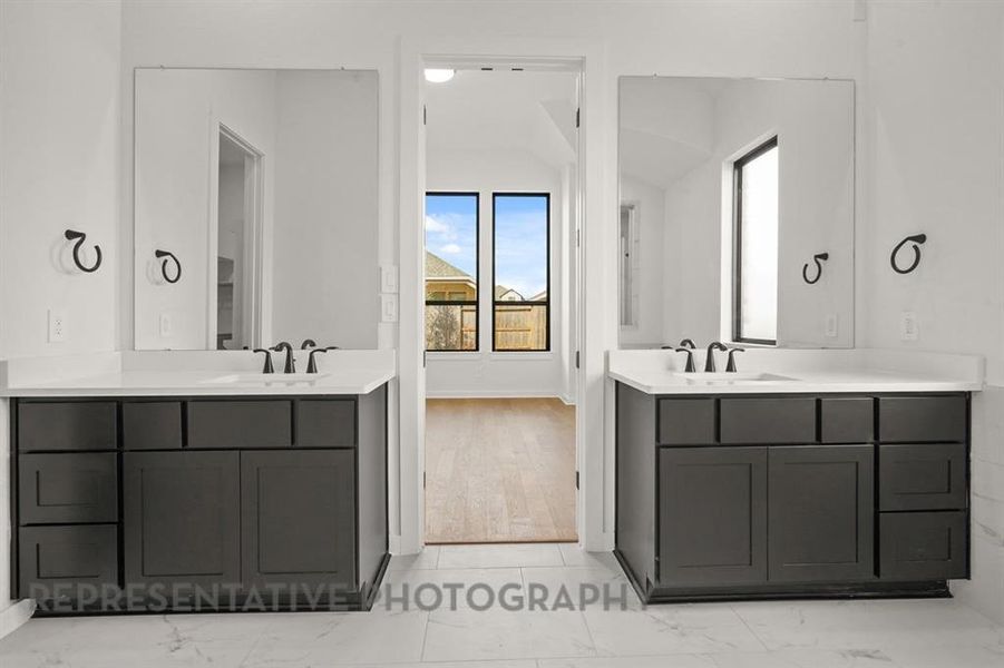 Furnished interior view inside a new home in Ridge Crossing, Waxahachie (Image 4).