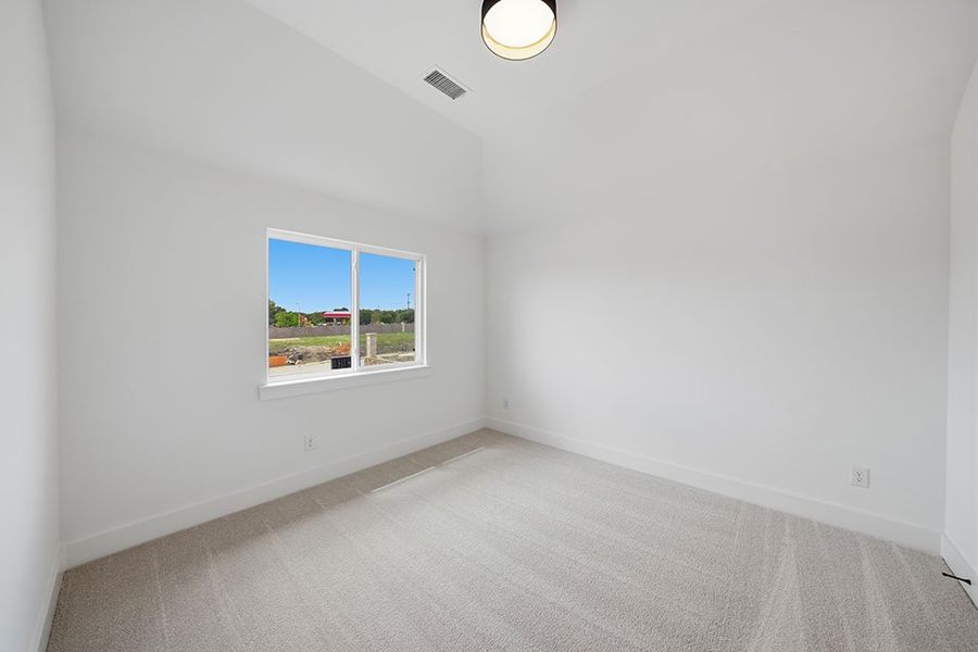 Spacious, unfurnished interior of a new home in Custer Ridge Estates, Allen (Image 40).