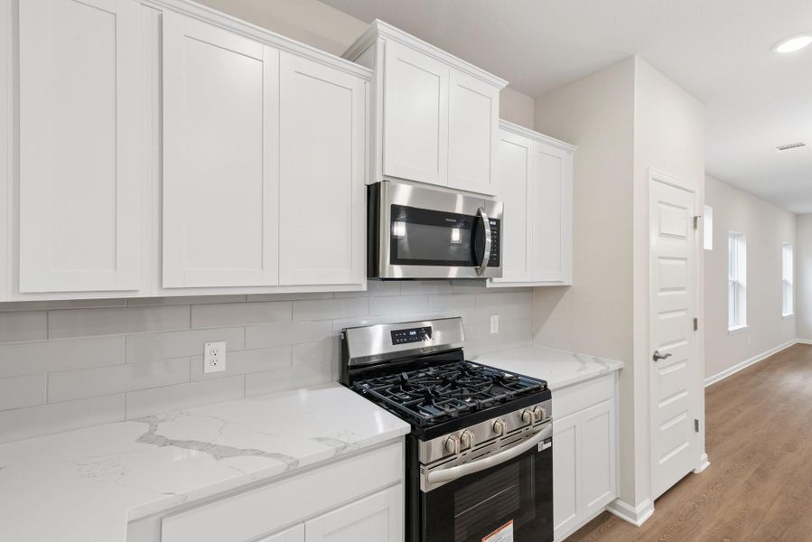 The Oakshire II- Kitchen Countertops. Sample image for illustration; upgrades, options, and colors may vary. The Oakshire II- Kitchen Countertops. Sample image for illustration; upgrades, options, and colors may vary.