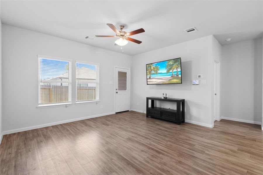 Spacious, unfurnished interior of a new home in Lakes at Black Oak, Magnolia (Image 28).