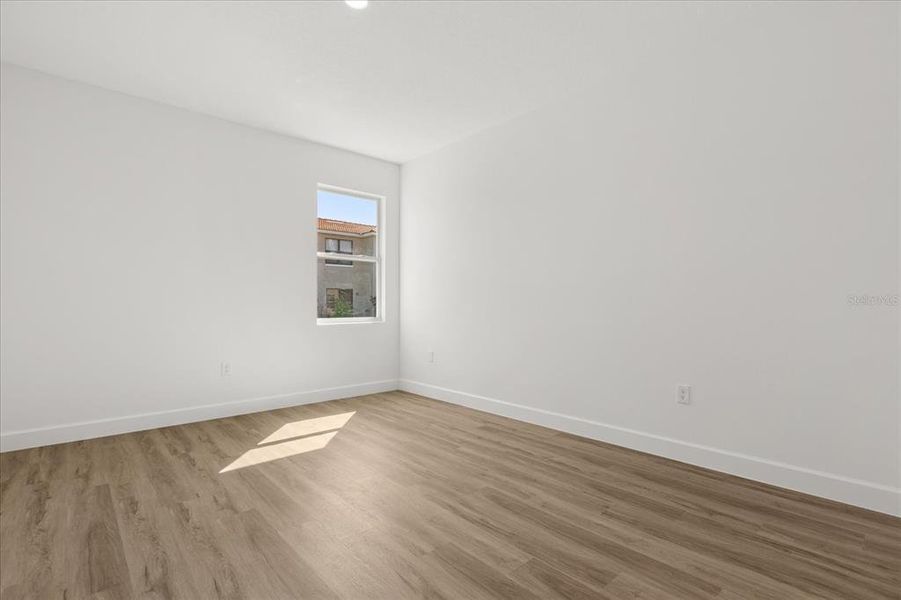 Spacious, unfurnished interior of a new home in , Kissimmee (Image 11).