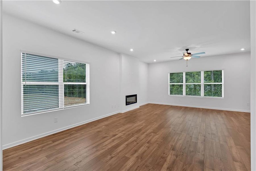 Spacious, unfurnished interior of a new home in Meadow Pines, Dallas (Image 11).