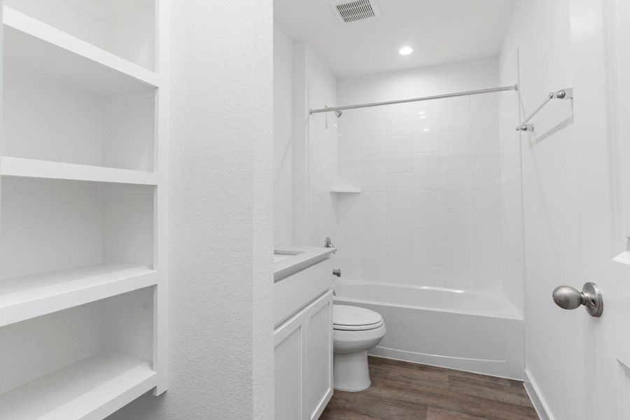 Furnished interior view inside a new home in Blue Heron Estates, Beasley (Image 10).