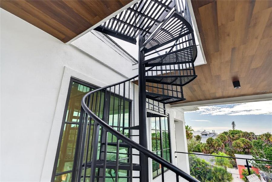 Exterior details and patio area of a home in , Sarasota (Image 34).