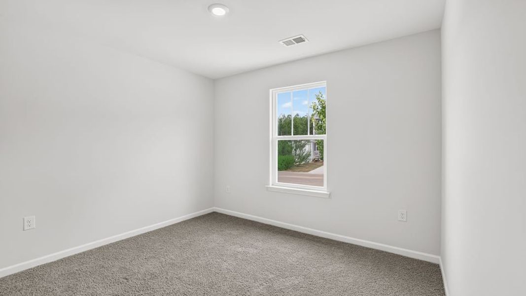 Spacious, unfurnished interior of a new home in Tyger Pines, Moore (Image 16).