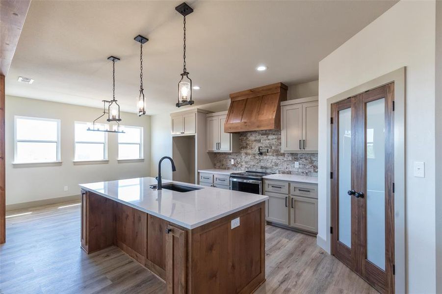 Furnished interior view inside a new home in , Abilene (Image 18).
