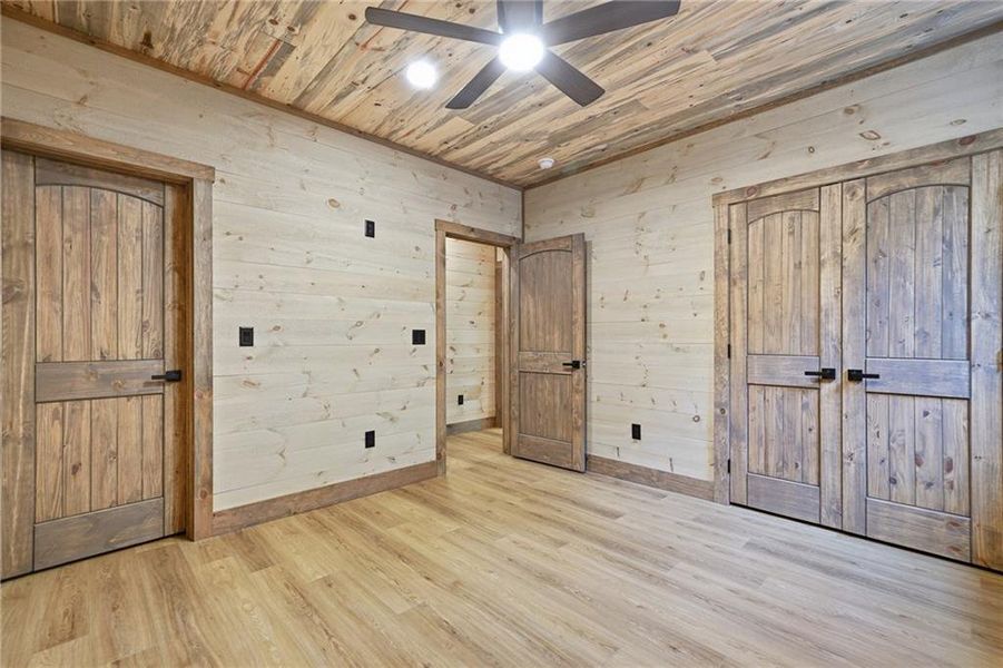 Spacious, unfurnished interior of a new home in , Blue Ridge (Image 22).