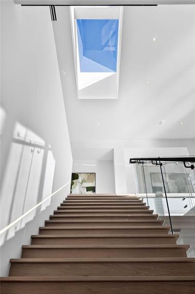 Spacious, unfurnished interior of a new home in , Alpharetta (Image 64).