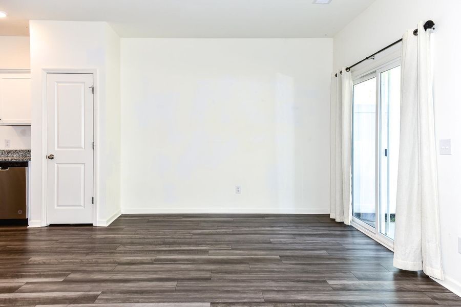 Spacious, unfurnished interior of a new home in , Summerville (Image 18).