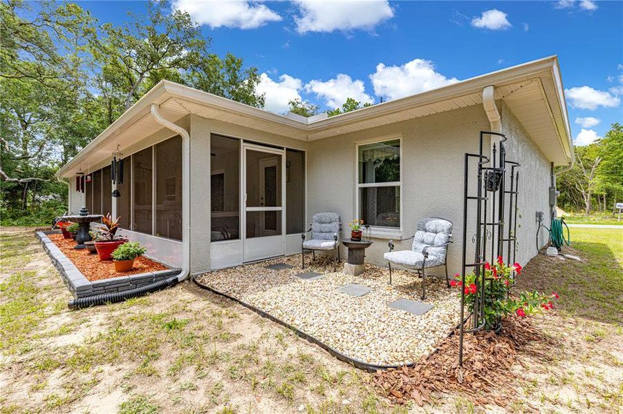Exterior details and patio area of a home in , Citrus Springs (Image 31).