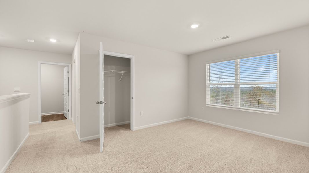 Spacious, unfurnished interior of a new home in Captain's Corner, Grovetown (Image 17).