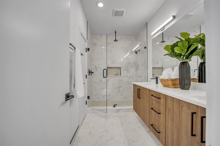 Furnished interior view inside a new home in , Dallas (Image 35).