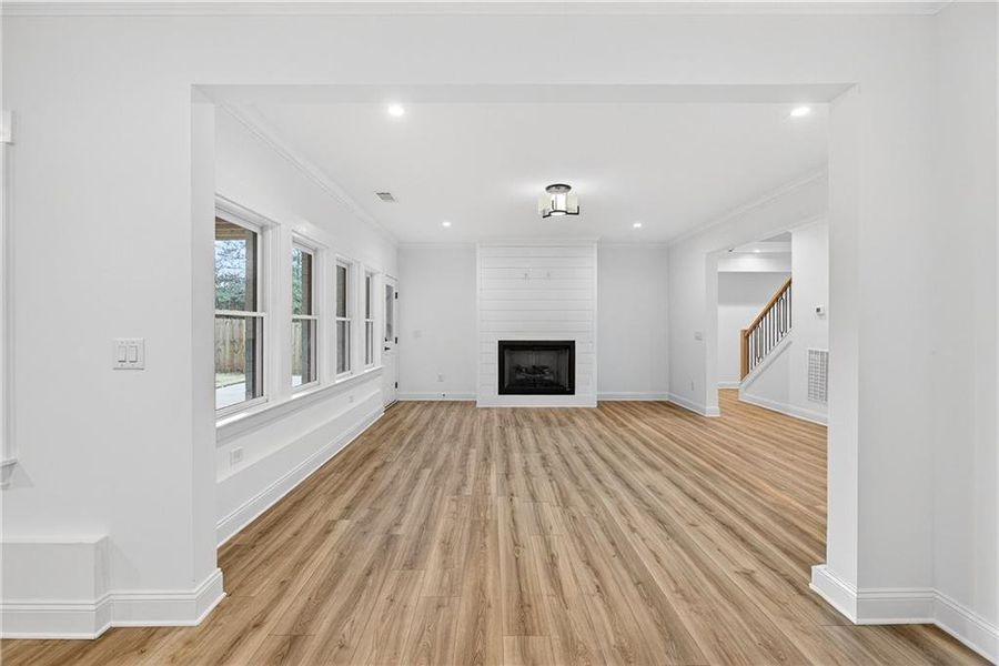 Spacious, unfurnished interior of a new home in , Marietta (Image 77).