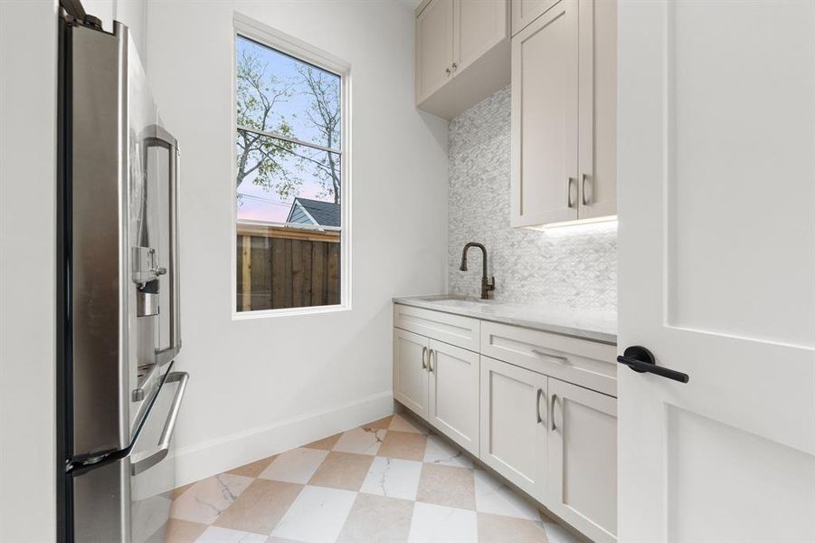 Furnished interior view inside a new home in , Dallas (Image 12).