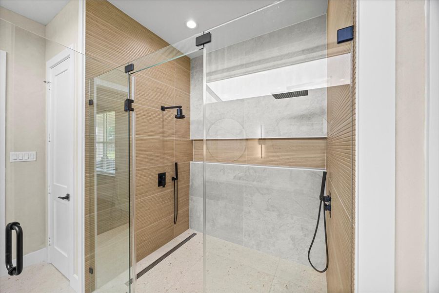 Furnished interior view inside a new home in , Baytown (Image 17).
