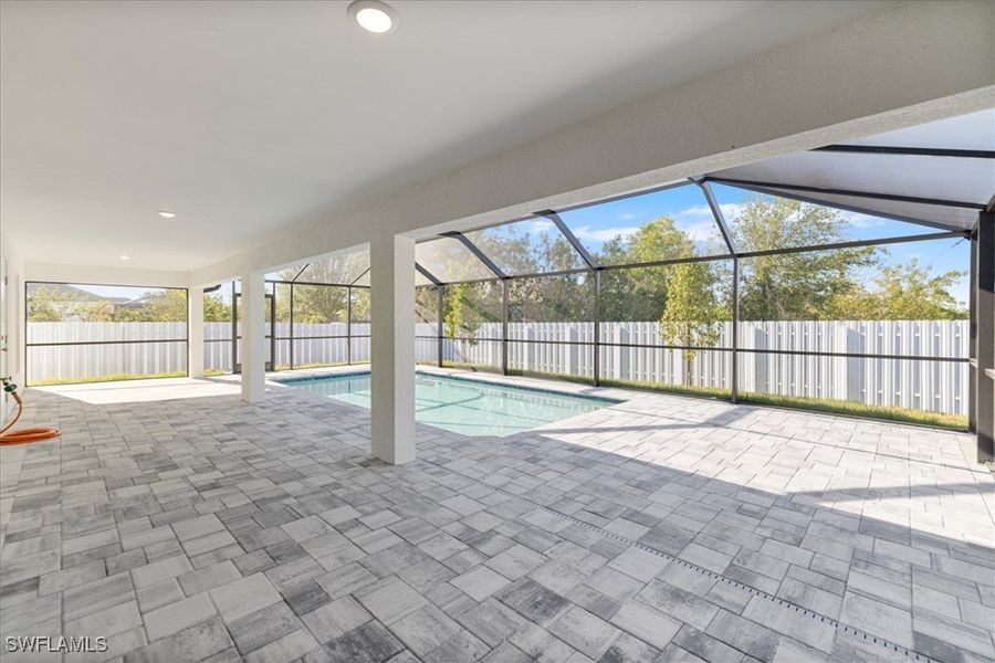 Spacious, unfurnished interior of a new home in Cape Coral, Cape Coral (Image 34).