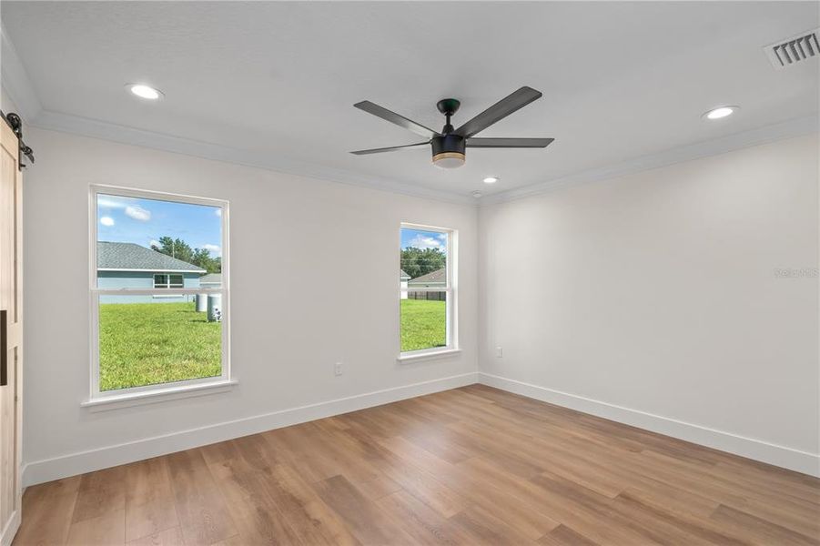 Spacious, unfurnished interior of a new home in , Dunnellon (Image 31).