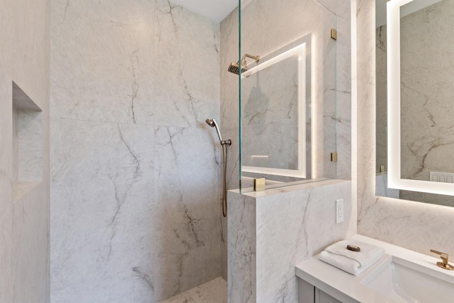 PRIMARY_SHOWER_DETAIL_DT