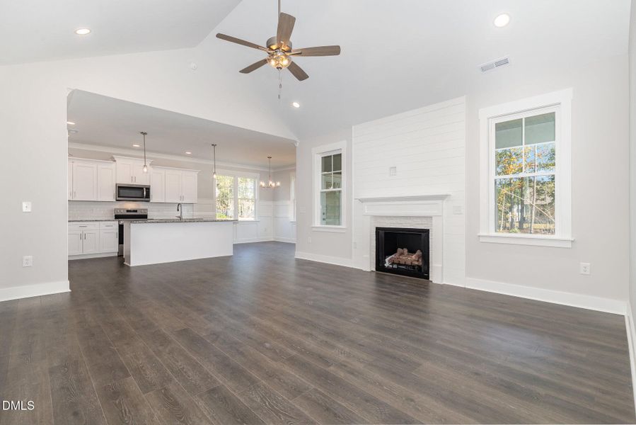 007_img_4559-edit_376