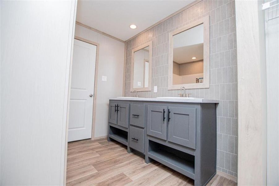 Furnished interior view inside a new home in , Temple (Image 10).