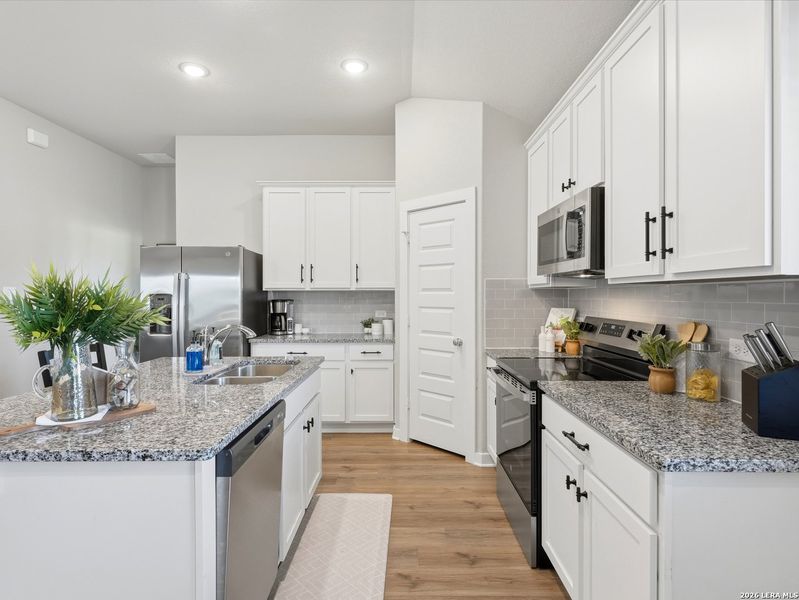 Furnished interior view inside a new home in Summer Hills, Atascosa (Image 31).
