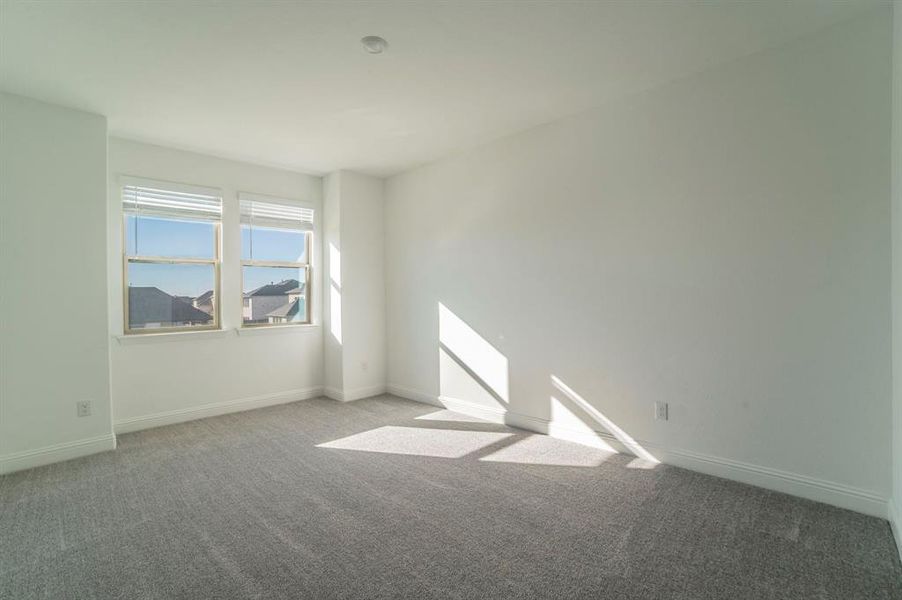 Spacious, unfurnished interior of a new home in The Ridge at Northlake, Northlake (Image 34).