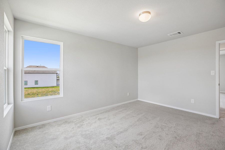 Spacious, unfurnished interior of a new home in Harvest Ridge, Elgin (Image 24).