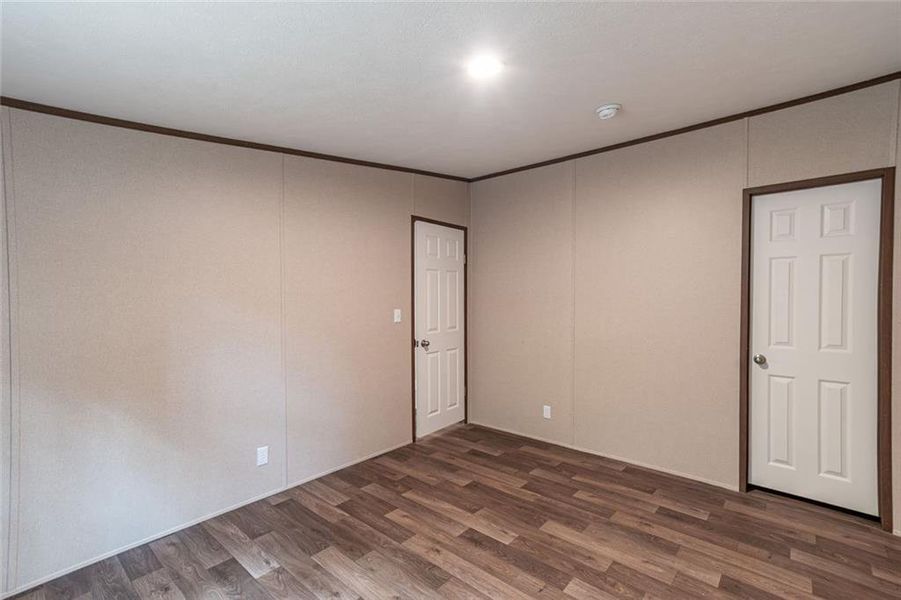 Spacious, unfurnished interior of a new home in , Dahlonega (Image 13).